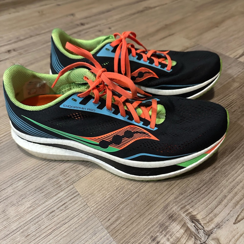 Saucony Men's Black and Orange Running Shoes